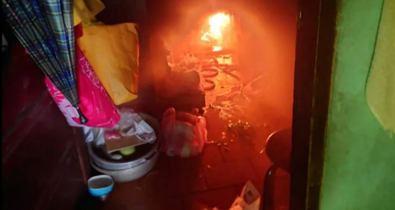 電熱鍋油污太重，導致火災發生
