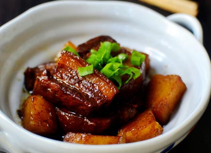 多功能電熱鍋的使用方法-紅燒肉、饅頭、蒸包的做法